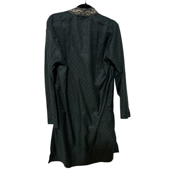 Dark Green Kurta with Patterned Trim - Picture 2 of 5